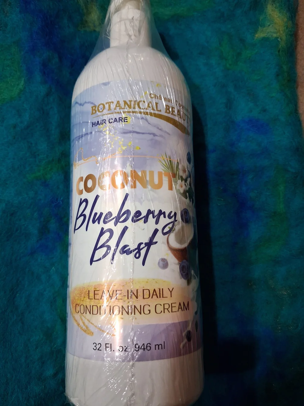 Coconut Blueberry Blast Leave-In Conditioning Cream - White
